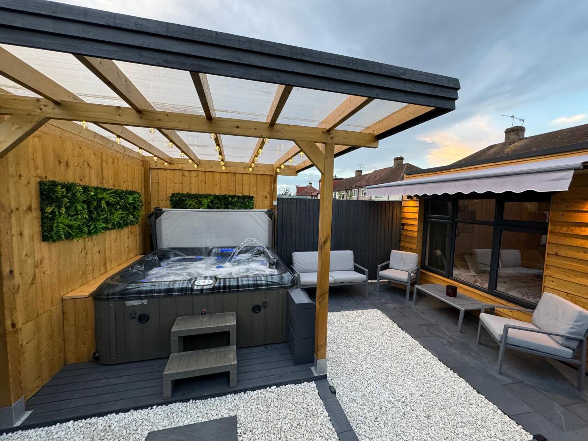 Wild & Free Hot Tub Retreat Apartment Dartford Exterior foto