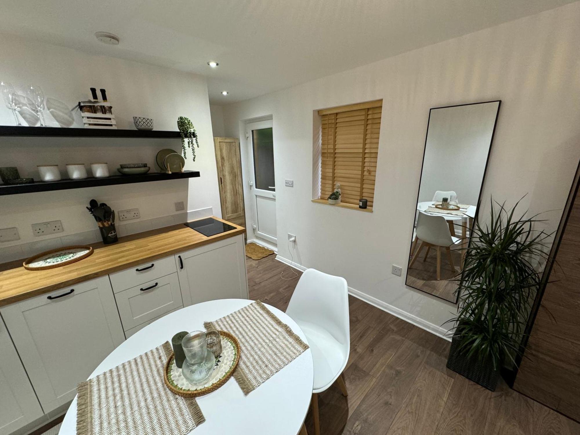 Wild & Free Hot Tub Retreat Apartment Dartford Exterior foto