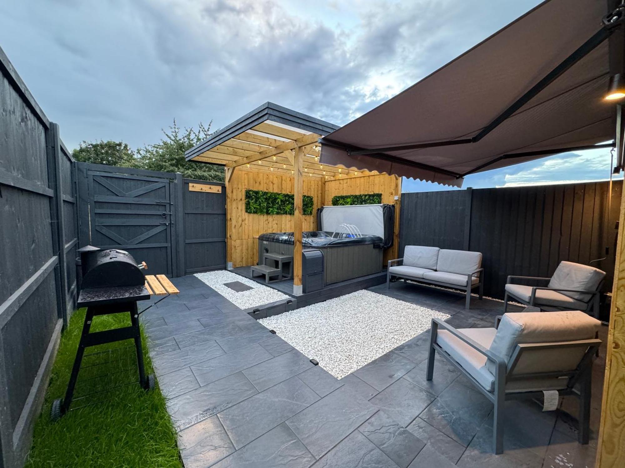 Wild & Free Hot Tub Retreat Apartment Dartford Exterior foto
